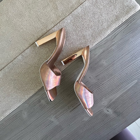 Nine West- Neon Sleek Slide Sandal in rose gold2- Size 8M - Picture 1 of 11